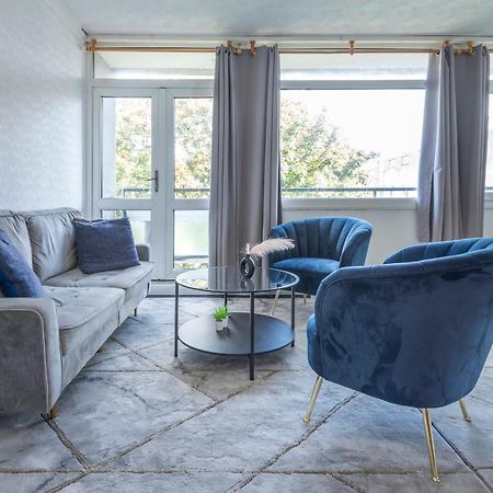 Entire 3 Bedroom Luxury Apartment In London With Private Balcony エクステリア 写真