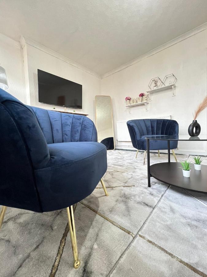 Entire 3 Bedroom Luxury Apartment In London With Private Balcony エクステリア 写真