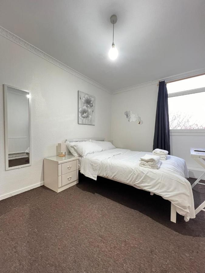 Entire 3 Bedroom Luxury Apartment In London With Private Balcony エクステリア 写真