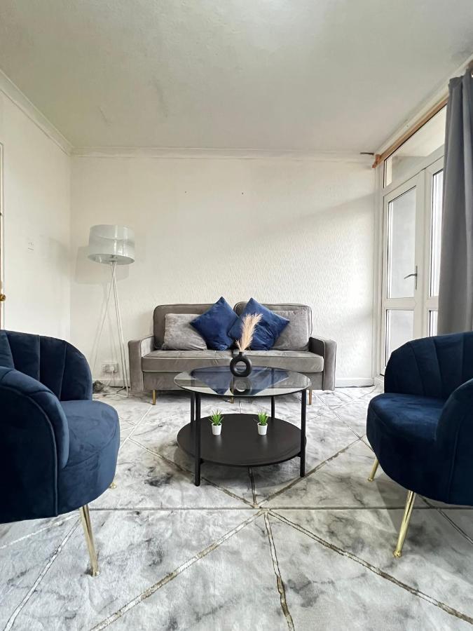 Entire 3 Bedroom Luxury Apartment In London With Private Balcony エクステリア 写真