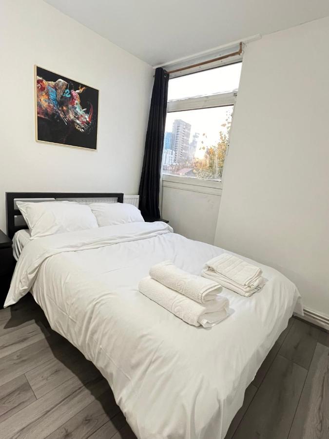 Entire 3 Bedroom Luxury Apartment In London With Private Balcony エクステリア 写真