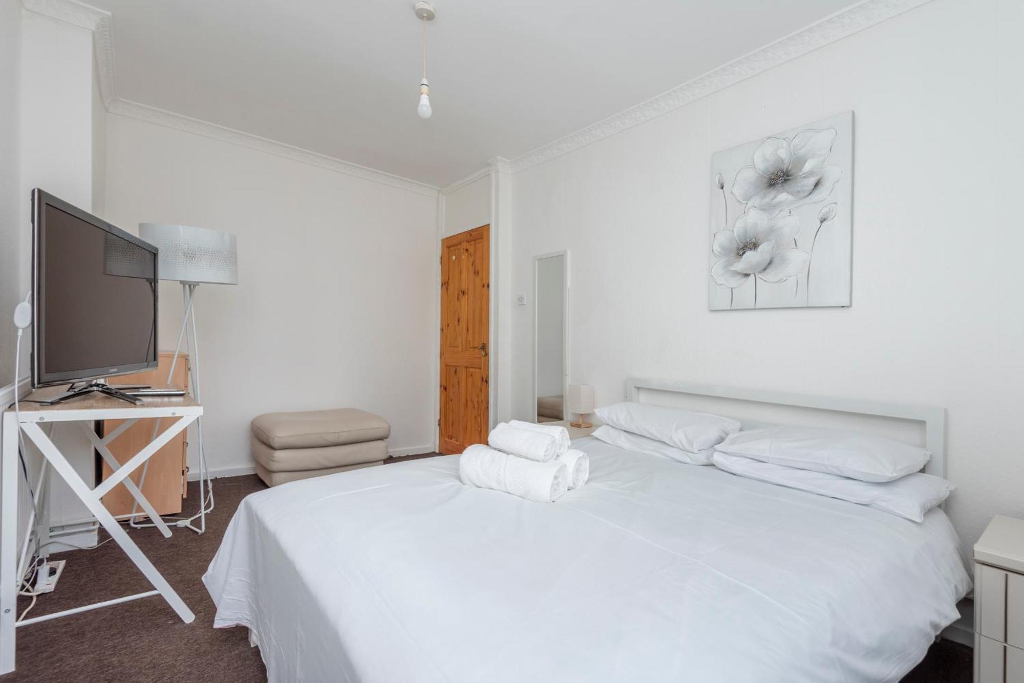 Entire 3 Bedroom Luxury Apartment In London With Private Balcony エクステリア 写真