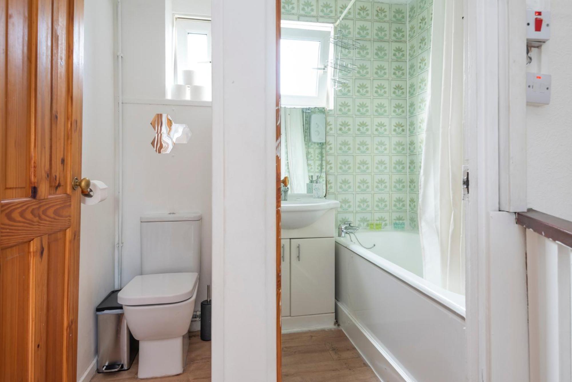Entire 3 Bedroom Luxury Apartment In London With Private Balcony エクステリア 写真