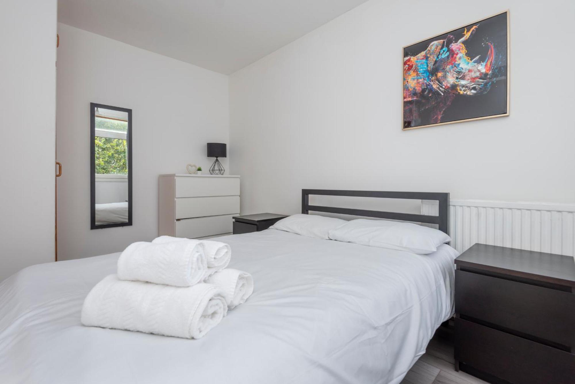 Entire 3 Bedroom Luxury Apartment In London With Private Balcony エクステリア 写真